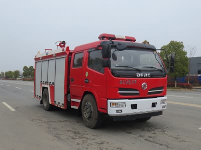 东风多利卡4方水罐消防车