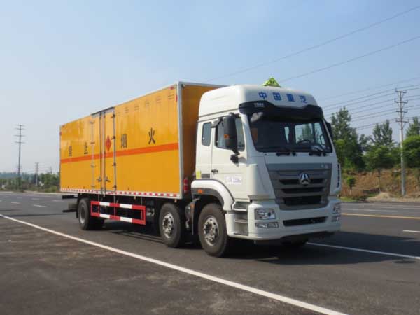 江特牌JDF5250XRQZ5型易燃气体厢式运输车