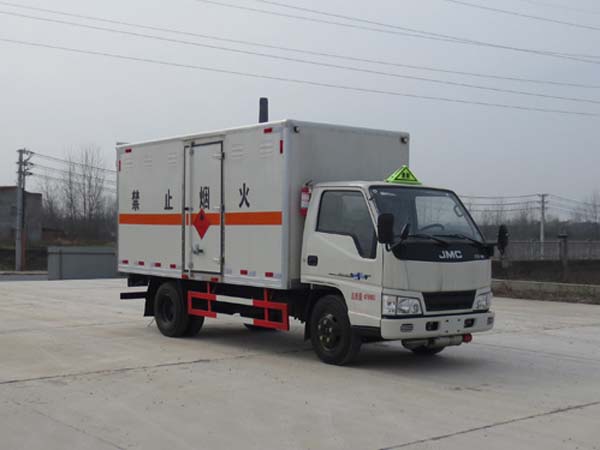 江特牌JDF5042XRQJ5型易燃气体厢式运输车