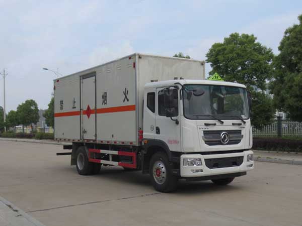 江特牌JDF5161XRQE5型易燃气体厢式运输车