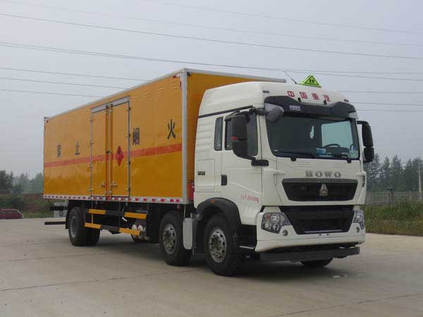 江特牌JDF5251XRQZ5型易燃气体厢式运输车