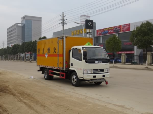 江特牌JDF5070XZWE5型杂项危险物品厢式运输车
