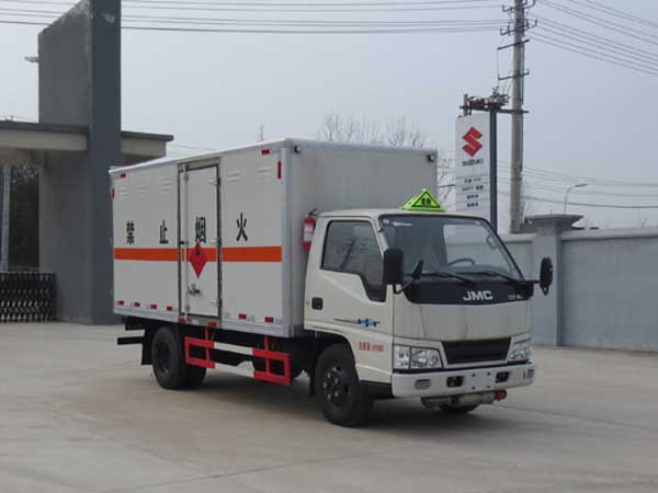 江特牌JDF5042XRYJ5型易燃液体厢式运输车