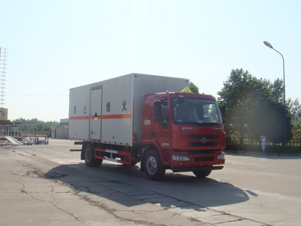 江特牌JDF5160XZWLZ5型杂项危险物品厢式运输车