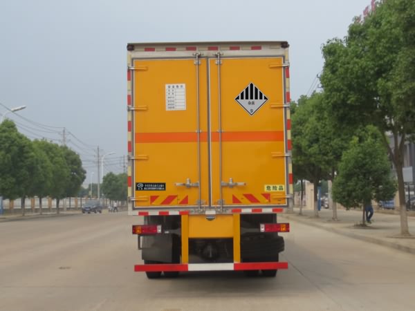 江特牌JDF5311XZWZ5型杂项危险物品厢式运输车