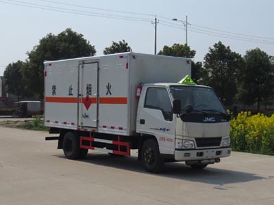 江特牌JDF5041XRYJ5型易燃液体厢式运输车