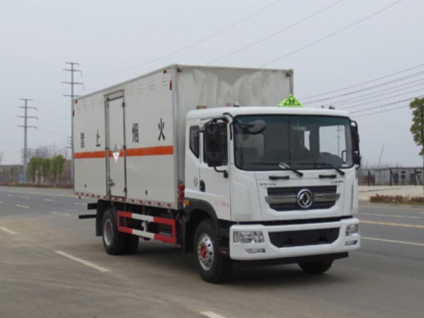 江特牌JDF5180XZWE5型杂项危险物品厢式运输车