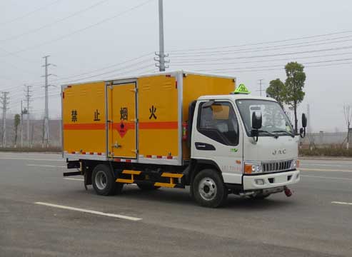 江特牌JDF5070XRYHFC5型易燃液体厢式运输车