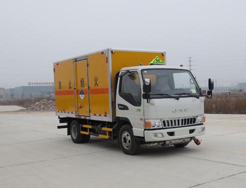 江特牌JDF5070XZWHFC5型杂项危险物品厢式运输车