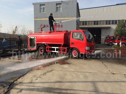 东风4方多功能消防车
